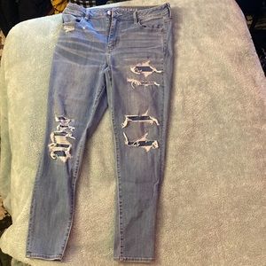 Selling American Eagle outfitter jeans. They are size 14 and a super stretch.